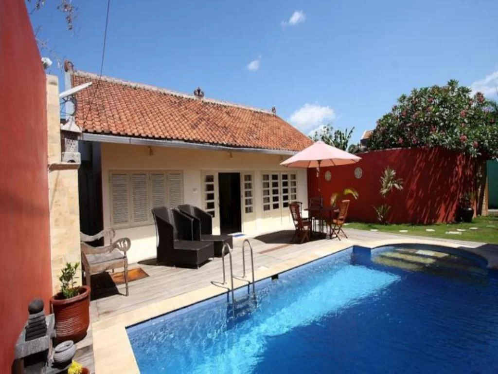 hotel dengan kolam renang pribadi di Jogja